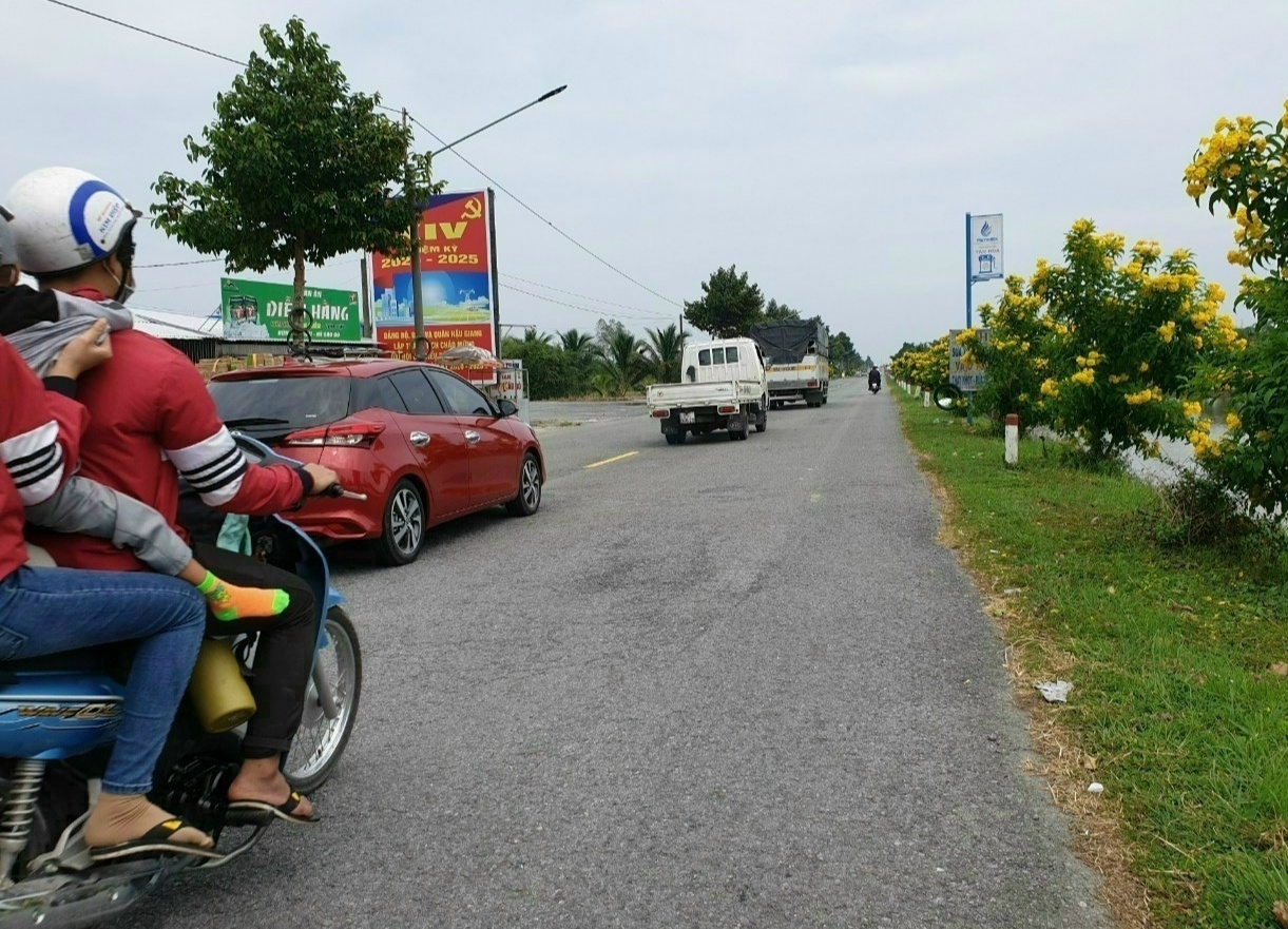 Giá siêu rẻ, đất siêu đẹp mặt tiền QL61C, Hậu Giang.